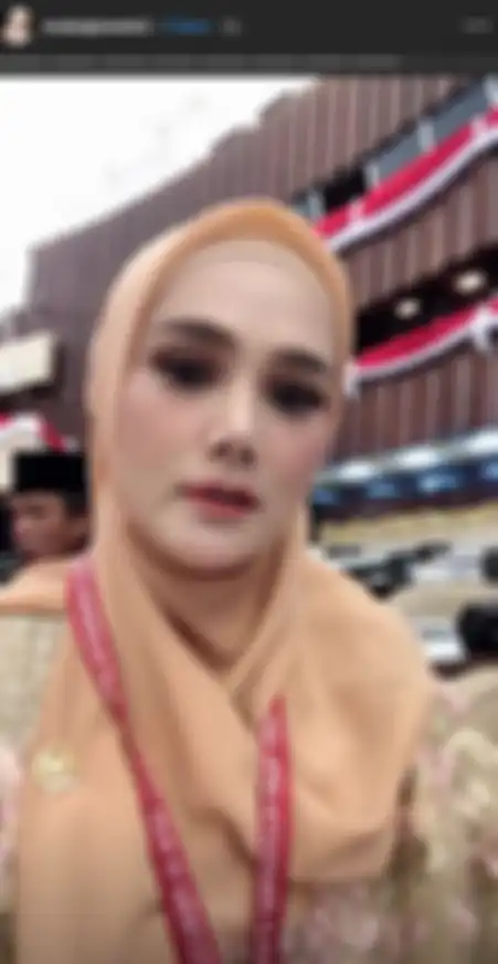 Tangkap layar Instastory Mulan di hari pelantikannya di Gedung DPR RI.
