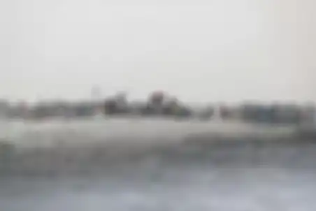 Warga India dalam festival chhath Puja di sungai Yamuna
