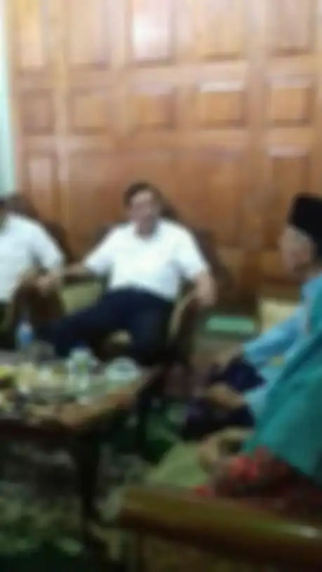 Alasan kiai Jombang pemilik Ponpes Shiddiqiyyah menolak merayakan kemerdekaan Republik Indonesia terungkap.