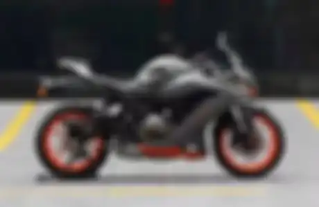 QJMotor SRG350, calon pesaing Ninja 250 bermesin 350cc 2 silinder!