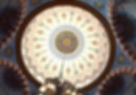 Langit-langit di dalam Masjid Tokyo Camii