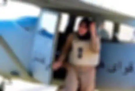 Foto Niloofar Rahmani yang tercatat sebagai pilot wanita pertama Afghanistan. Kini dia hidup nyaman di Amerika Serikat.