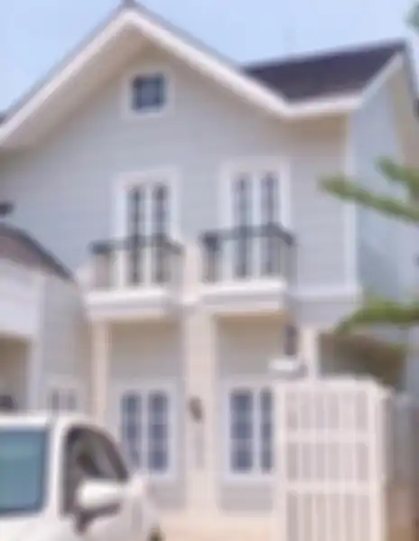 Bagian depan rumah Natalie Sarah