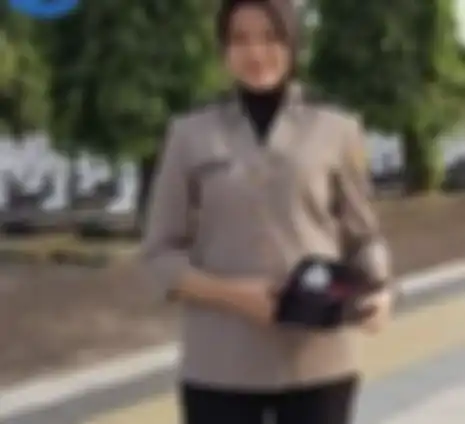 Damsir Khalik suami Brigadir Suci Darma cuma dapat hukuman begini usai terbukti selingkuh. Foto sang polwan kubur bayinya bikin nyesek.