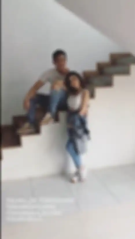 Gaya sporty nan seksi Gisel kenakan sport bra putih saat pemotretan dengan Wijin