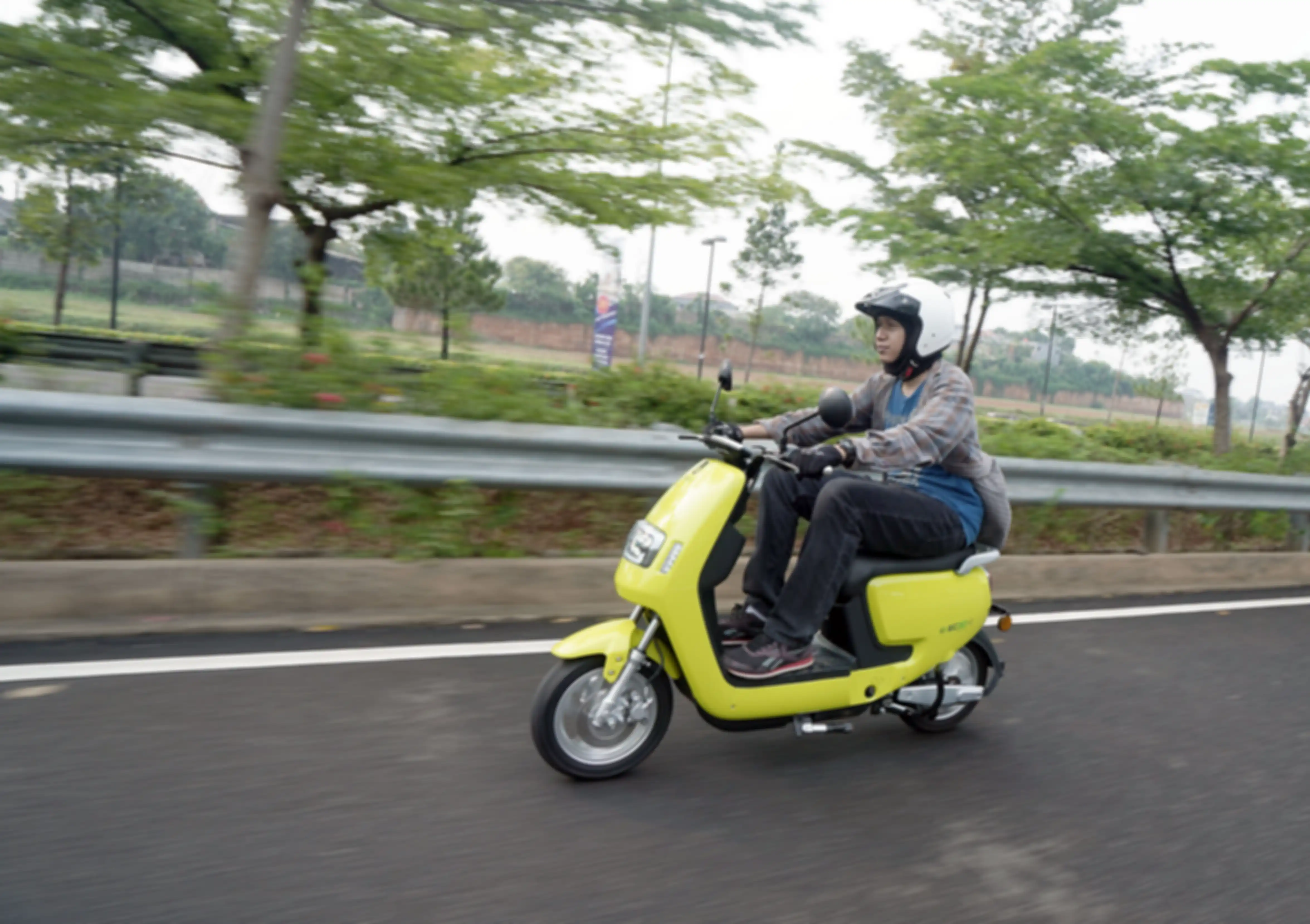 Motor listrik di Jakarta bakal bebas dari pajak BBN.
