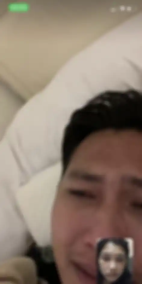 Ajudan Irjen Ferdy Sambo menangis sesenggukan saat orang-orang terlelap. Kekasih Brigadir J sampai dibikin syok. 