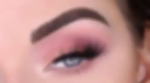 Warna eyeshadow blushy pink