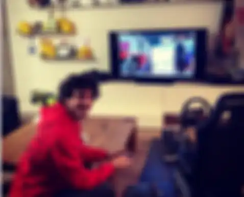 Francesco Bagnaia berlatih untuk balapan virtual MotoGP