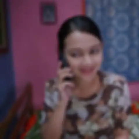 Rosnita Putri berperan sebagai Entin di Dunia Terbalik