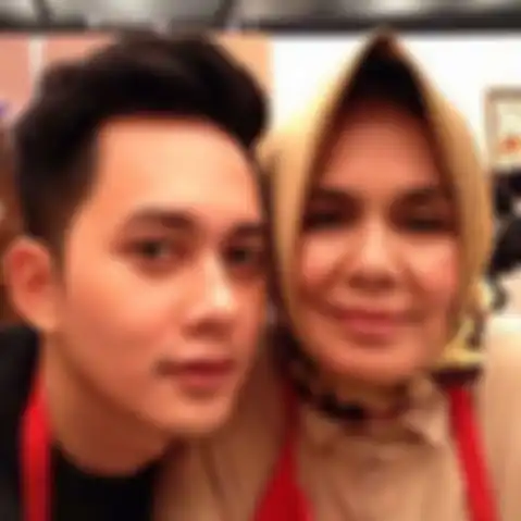 Kiki Farrel pemain sinetron Tukang Bubur Naik Haji bicara kematian di depan mata. Dia pasrah melihat kondisi ibunya yang tinggal tulang. 
