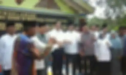 Alasan kiai Jombang pemilik Ponpes Shiddiqiyyah menolak merayakan kemerdekaan Republik Indonesia terungkap.