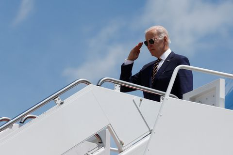 Joe Biden terbang ke Asia dengan Air Force One pada Jumat (19/5)