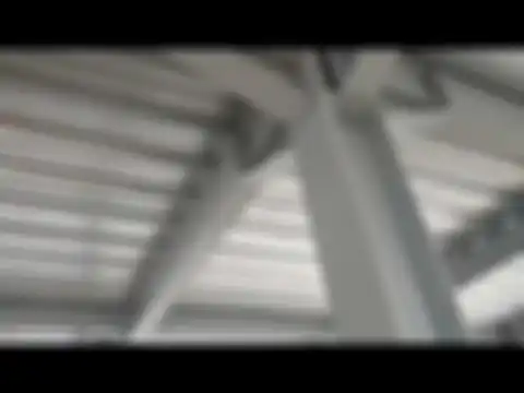 Selain sebagai bekisting, dak metal juga berfungsi sebagai tulangan.