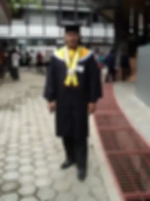 Bupati Fakfak Untung Tamsil sempat hilang kontak saat menaiki perahu. Perahu yang ditumpanginya diduga diterpa ombak besar.