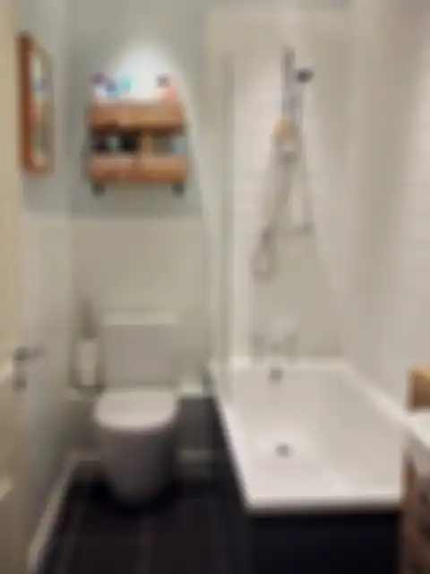 Pemilik rumah mungil jangan gundah gulana. Kamar mandi tanpa ventilasi menjadi anti pengap pakai cara mujarab ini.