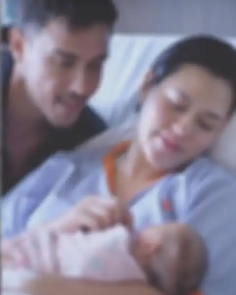 Begini Penampilan Perdana Raisa dan Bayinya Pasca Melahirkan