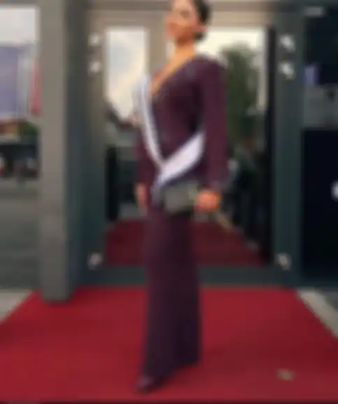 Outfit Jihane Almira Chedid saat deep interview Miss Supranational 2021