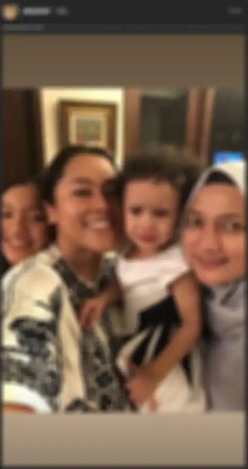 Semakin Cantik dan Anggun, Intip Penampilan Mantan Istri dan Anak Semata Wayang Ariel Noah, Sarah Amalia dan Alleia Anata Irham Saat Lebaran Bersama