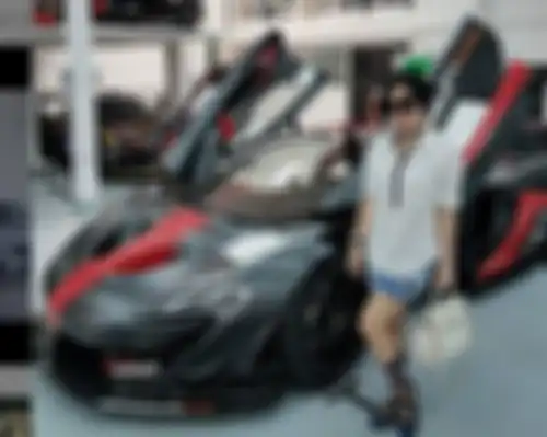 Syahrini bersama mobil impian, McLaren P1 GTR