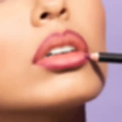 Memakai lip liner