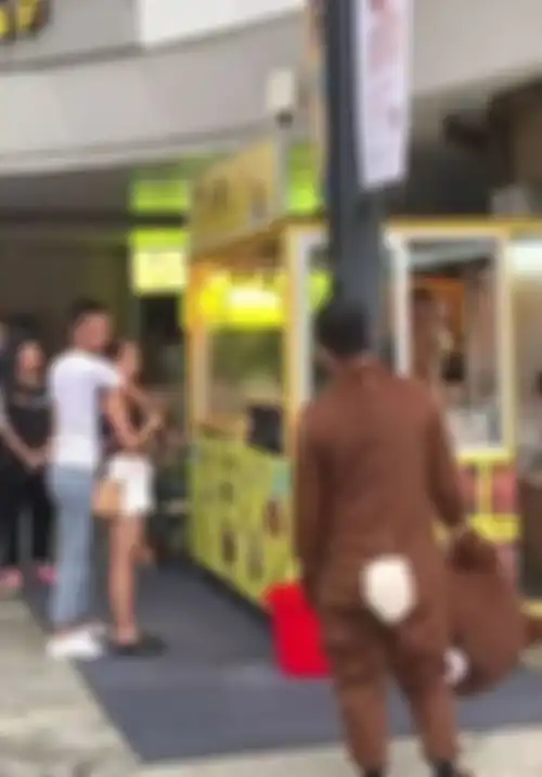 Pacar pergoki kekasihnya berselingkuh