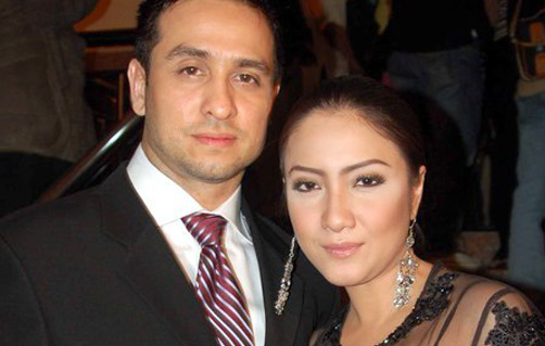 Tia Ivanka dan mantan suami bule.