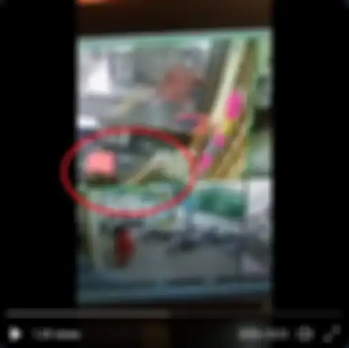 Rekaman cctv saat bocah 10 tahun berhasil menggasak uang Rp 197 juta dalam 30 detik
