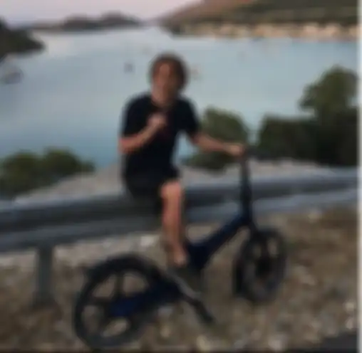 Luka Modric gowes sepeda listrik seharga Ninja 250.
