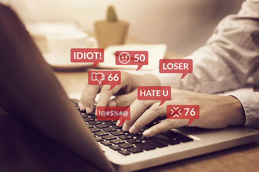 Ilustrasi perilaku cyberbullying