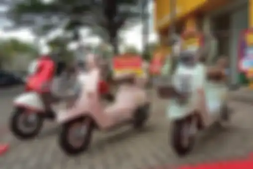 Varian motor dan sepeda listrik Sunra, saat ini Sunra sedang membangun pabrik di Kendal, Jawa Tengah.