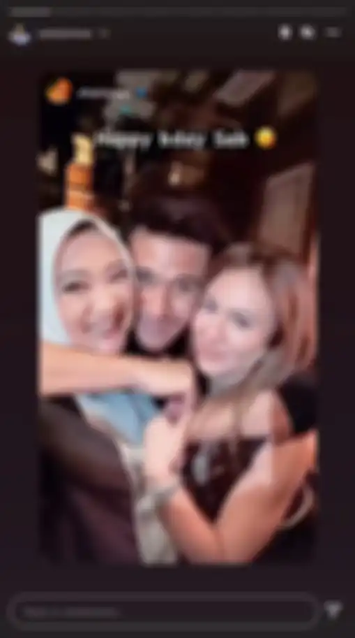 Sabda Ahessa memeluk ibunya dan Wulan Guritno
