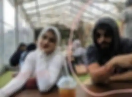 Pria Arab bernama Abdul Latif menyiram air keras ke istri sirinya, Sarah, warga Cianjur, Jawa Barat. Motifnya didalami.