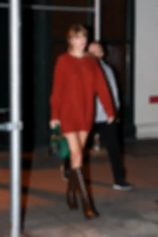 Outfit liburan akhir tahun 2023 ala Taylor Swift