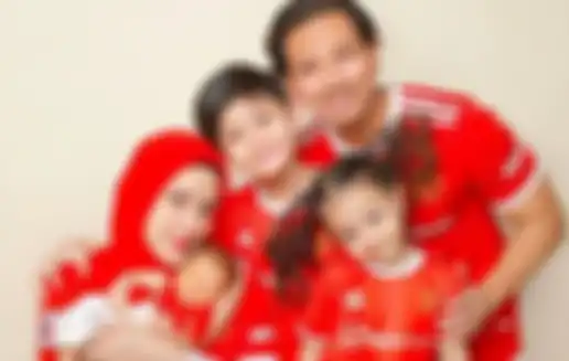 Keluarga Sonny Septian dan Fairuz A Rafiq