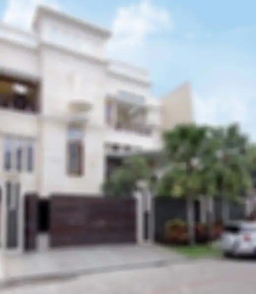 Fasad rumah bergaya art deco penuh detail unik.