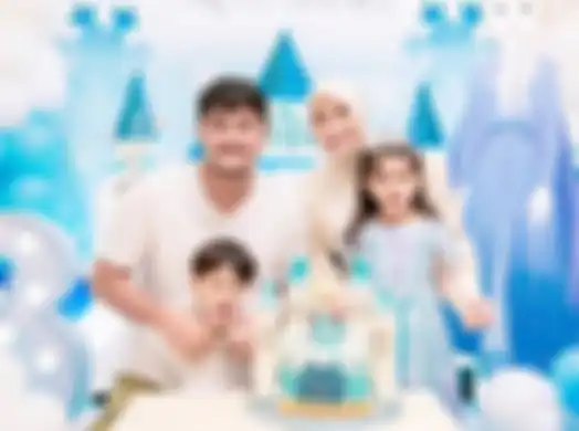 Ryana Dea, Puadin Redi, dan anak-anaknya.