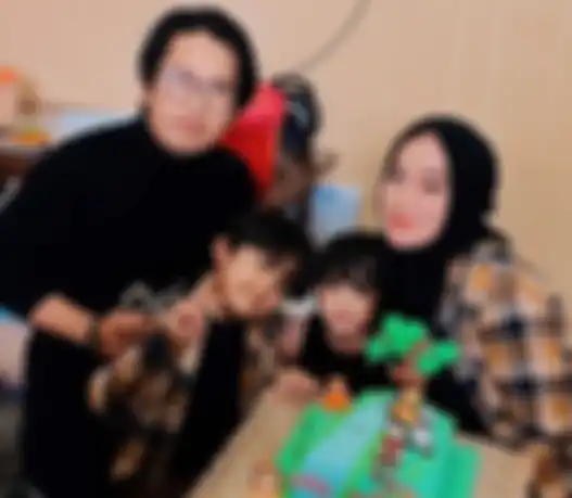  Foto Ririe, Ayus dan anak-anaknya. 