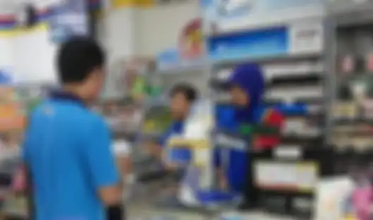 Ilustrasi bayar pajak kendaraan di Indomaret