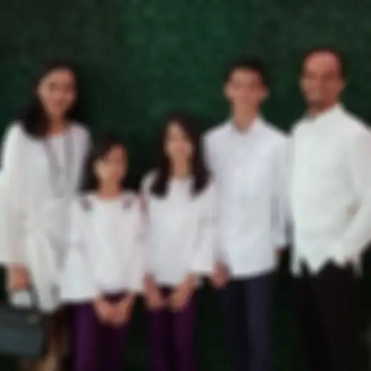 Potret keluarga Attar Syach dan Ananda Faturrahman yang memiliki 3 anak
