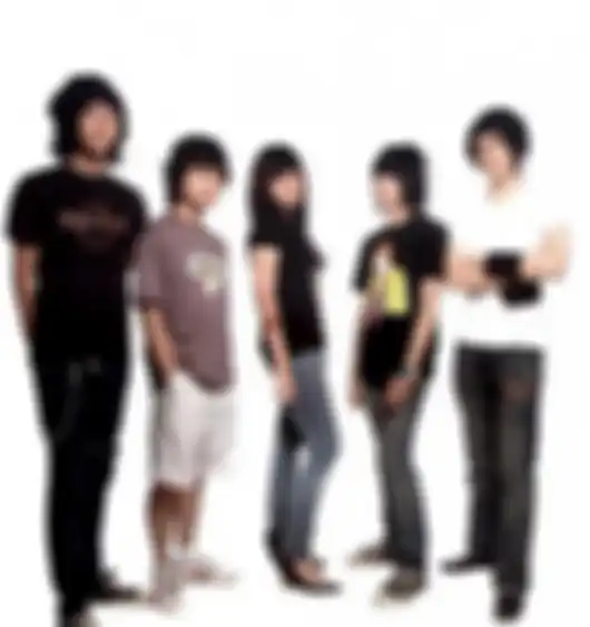 Penampilan Raisa saat bersama Andante Band atau Vierra.
