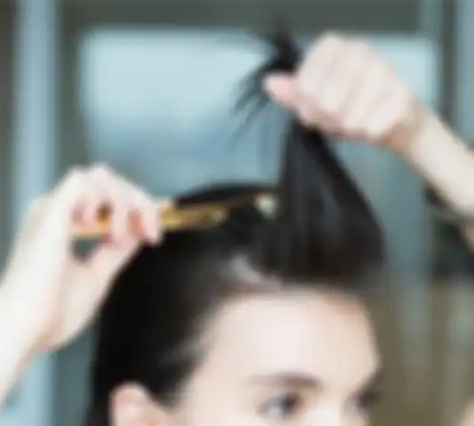 Sikat gigi untuk menyasak rambut