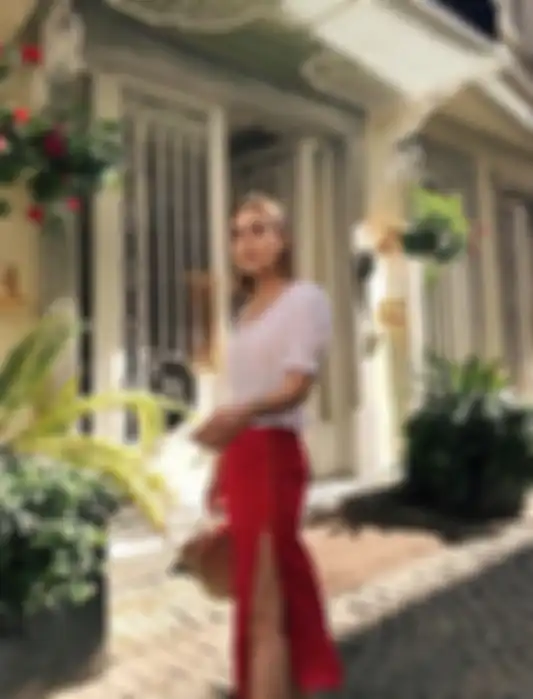 Padu padan outfit merah putih buat rayakan HUT RI 2021