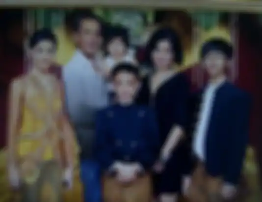 Foto keluarga Raymond Manthey bersama anak-anaknya