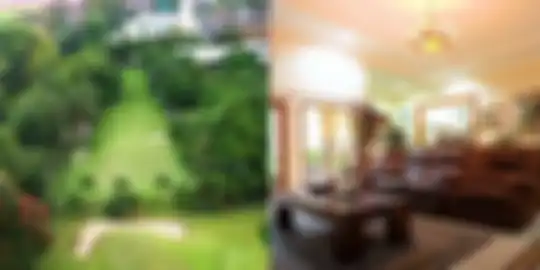 Rumah dan lapangan golf Ovi Dian