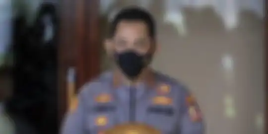 Kapolri hukum 3 jenderal polisi dengan cara begini setelah dinilai bikin kasus Brigadir J berjalan lambat. Foto wajhanya dicari. 