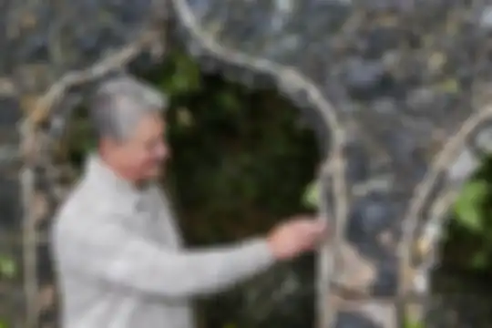 Bangunan bersejarah di belakang rumah John
