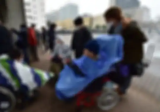 Para penyandang disabilitas yang ingin menyaksikan persidangan 