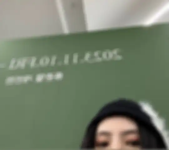 Han So Hee hadir di pameran Ryu Jun Yeol