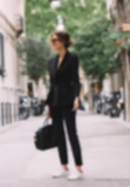 Blazer hitam untuk Capricorn